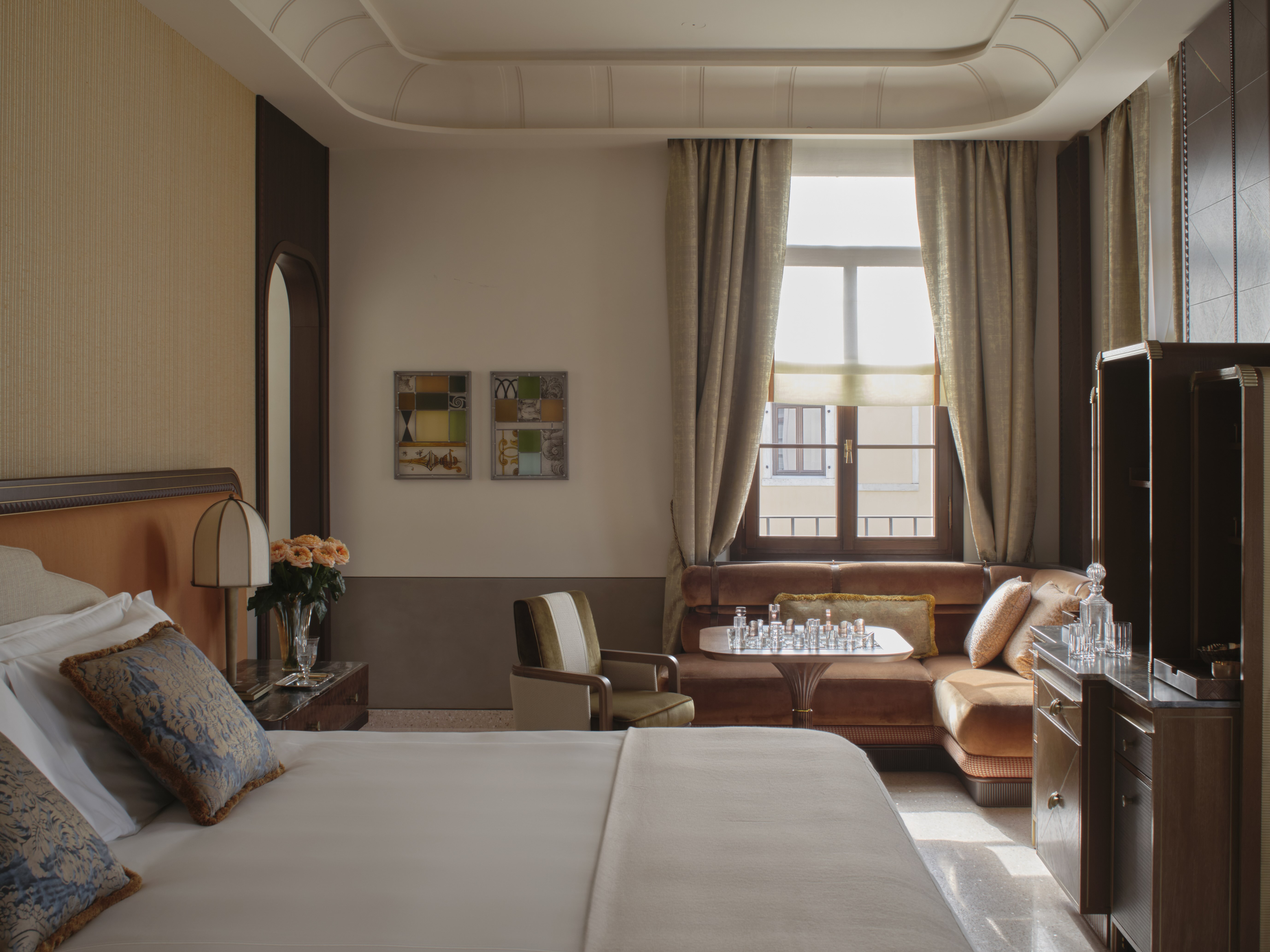 Image of the Junior Suite, image courtesy of Orient Express Venezia, Giulio Ghirardi