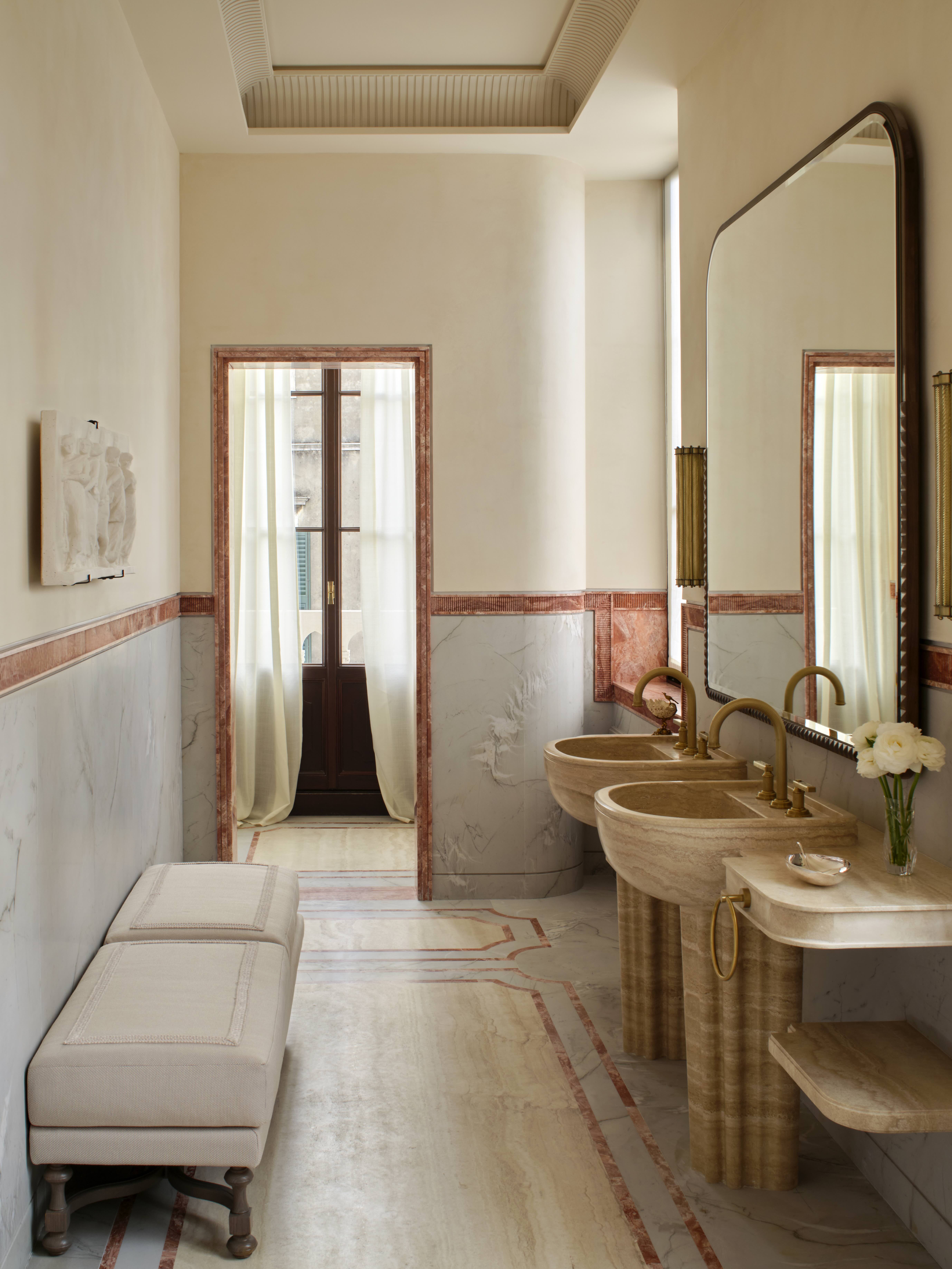 Image of the Colori Persi Suite Bathroom, image courtesy of Orient Express Venezia, Giulio Ghirardi