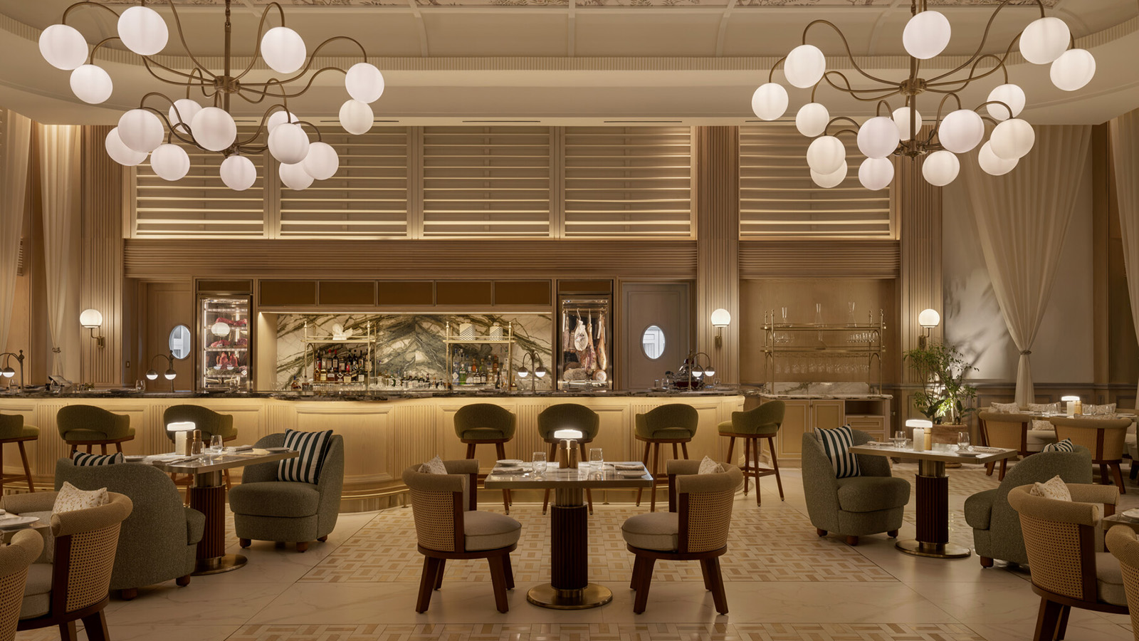 Image of dining venue Radici, image courtesy of Four Seasons Resort Mauritius at Anahita