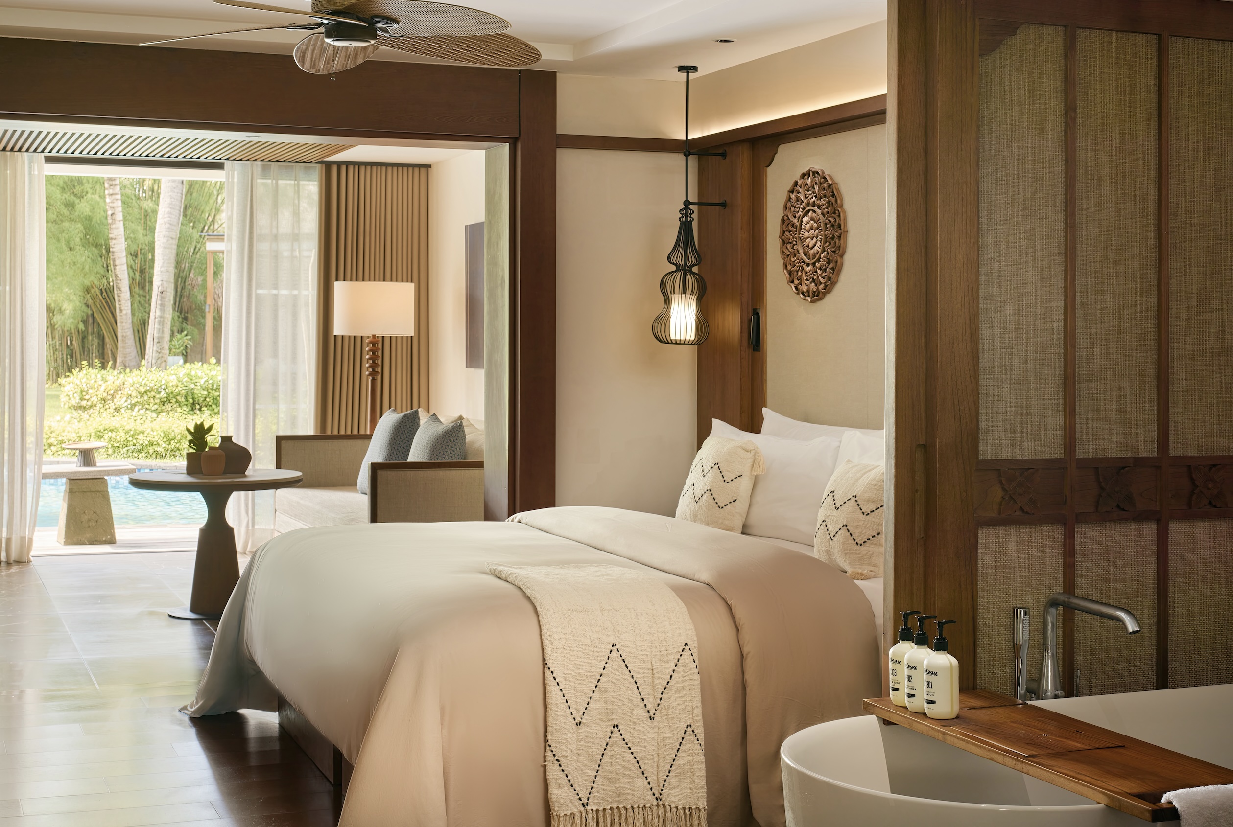 Image of the Lagoon Suite image courtesy of Paradisus by Meliá