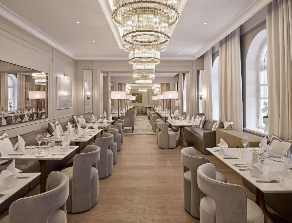 Image of a Dining Venue courtesy of Waldorf Astoria Helsinki