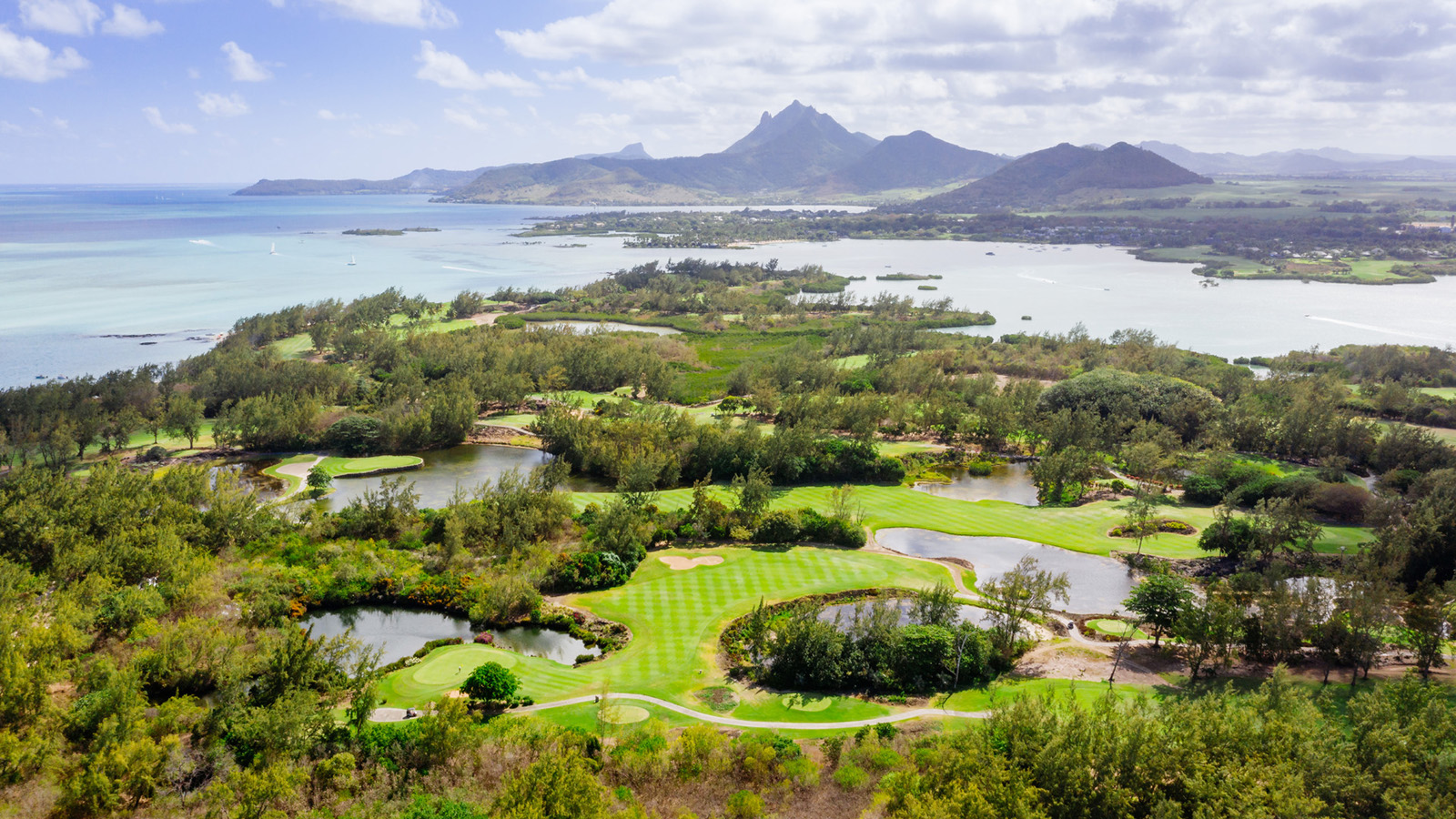 image of Complimentary Golf course, image courtesy of Four Seasons Resort Mauritius at Anahita