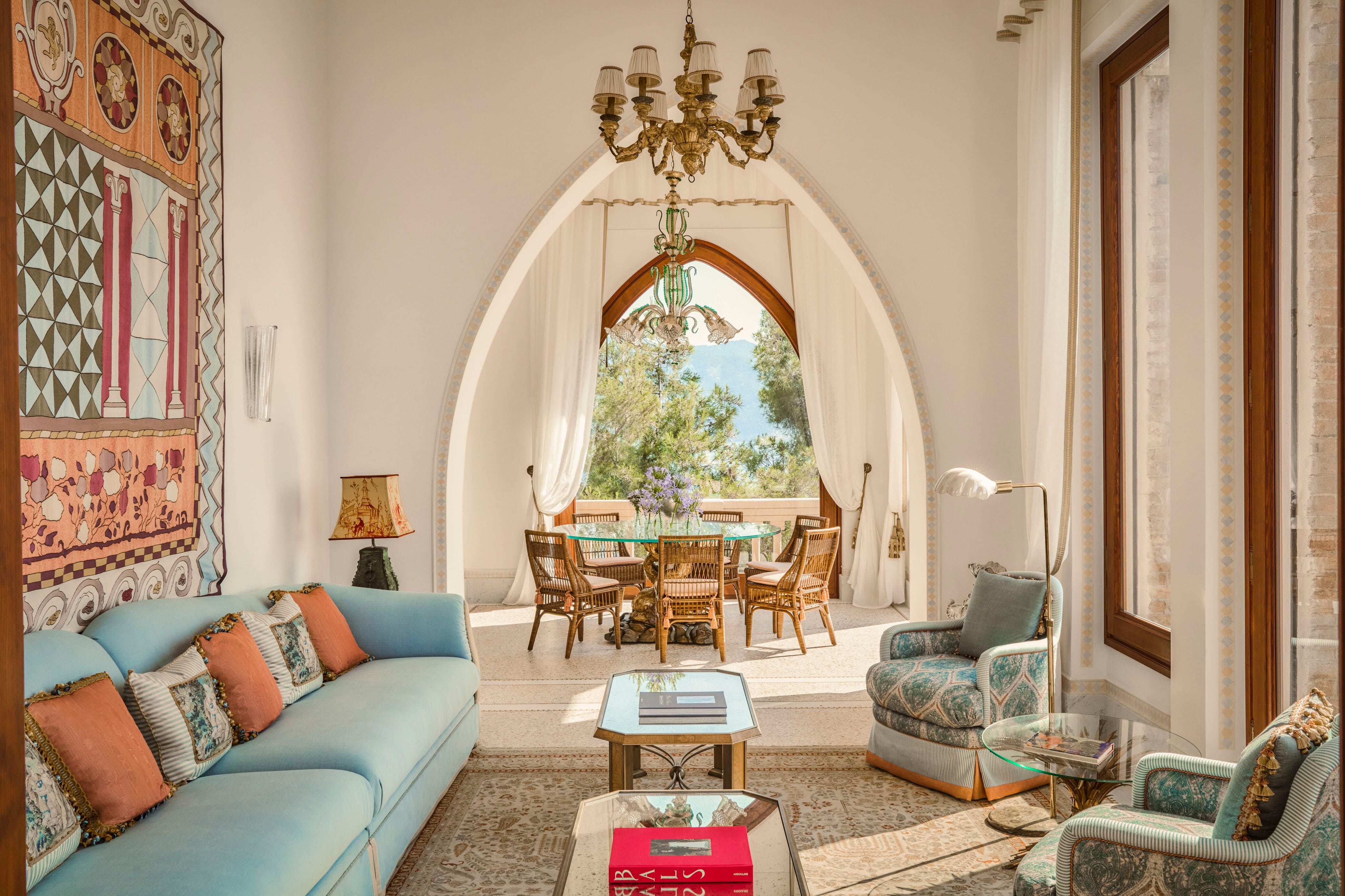 Image of Villa Beatrice living space by Matthieu Salvaing