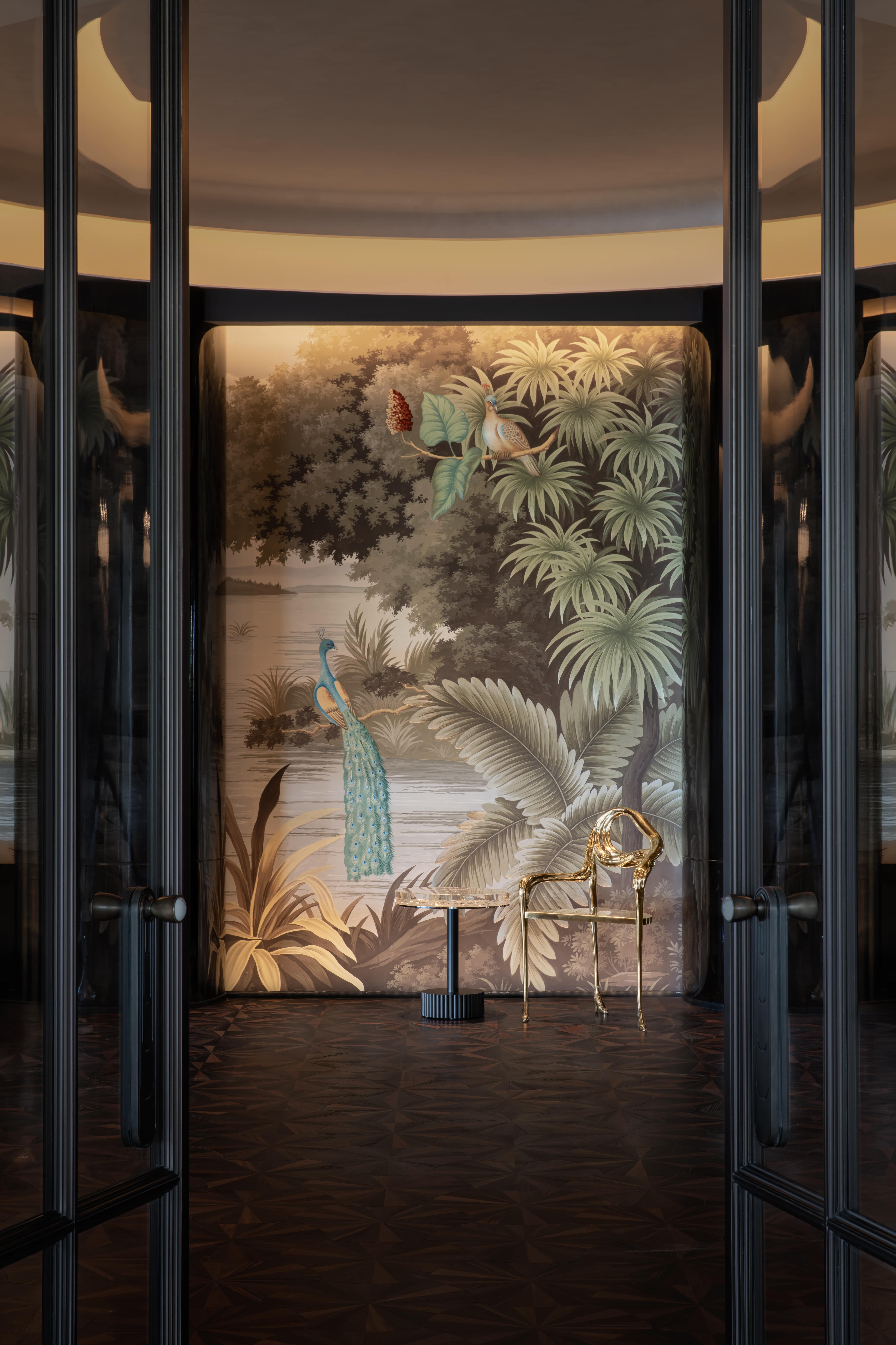 Waldorf Astoria Shanghai Qiantan Peacock Alley