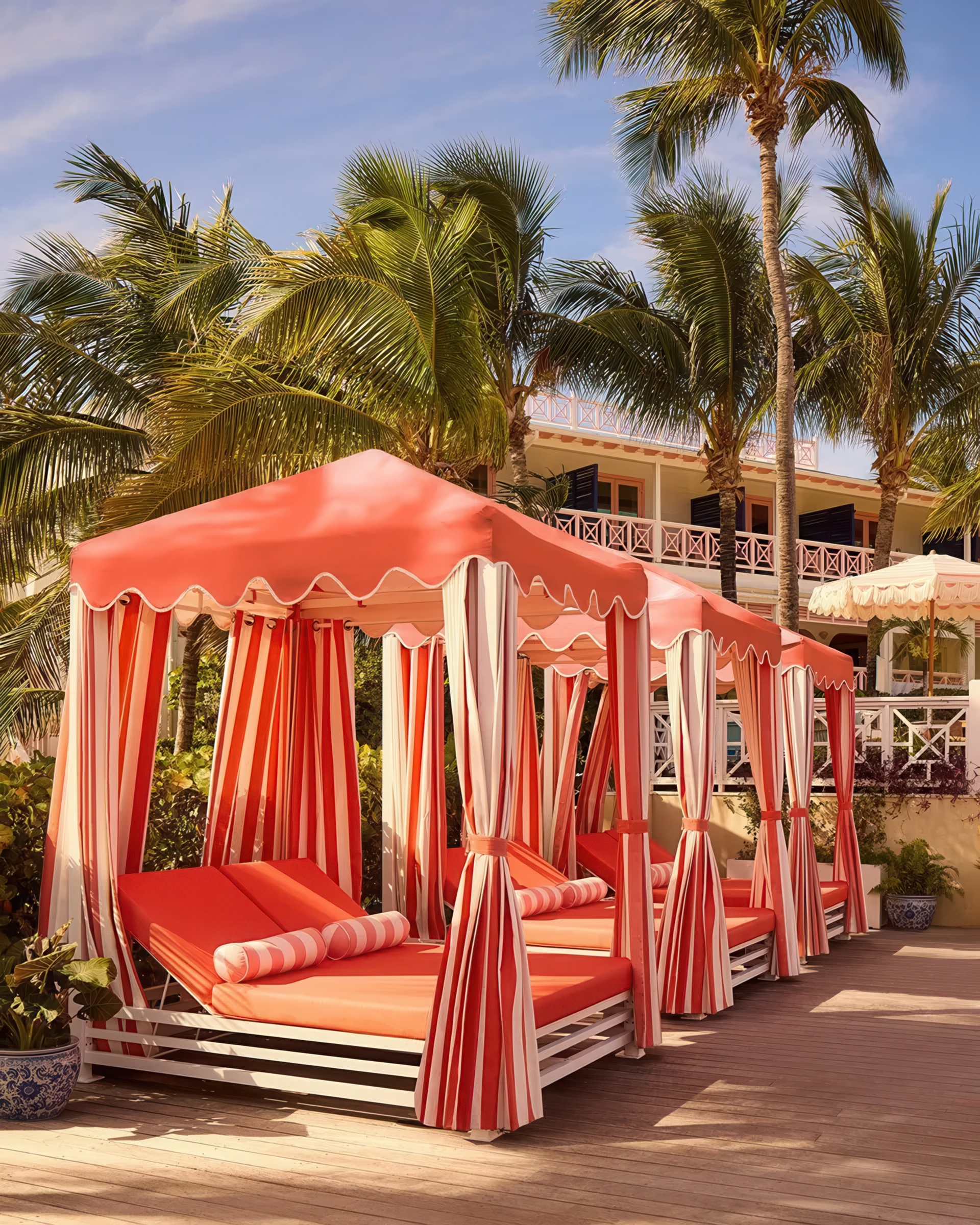 Image of the Poolside Cabanas, image courtesy of Coral Sands Inn & Cottages