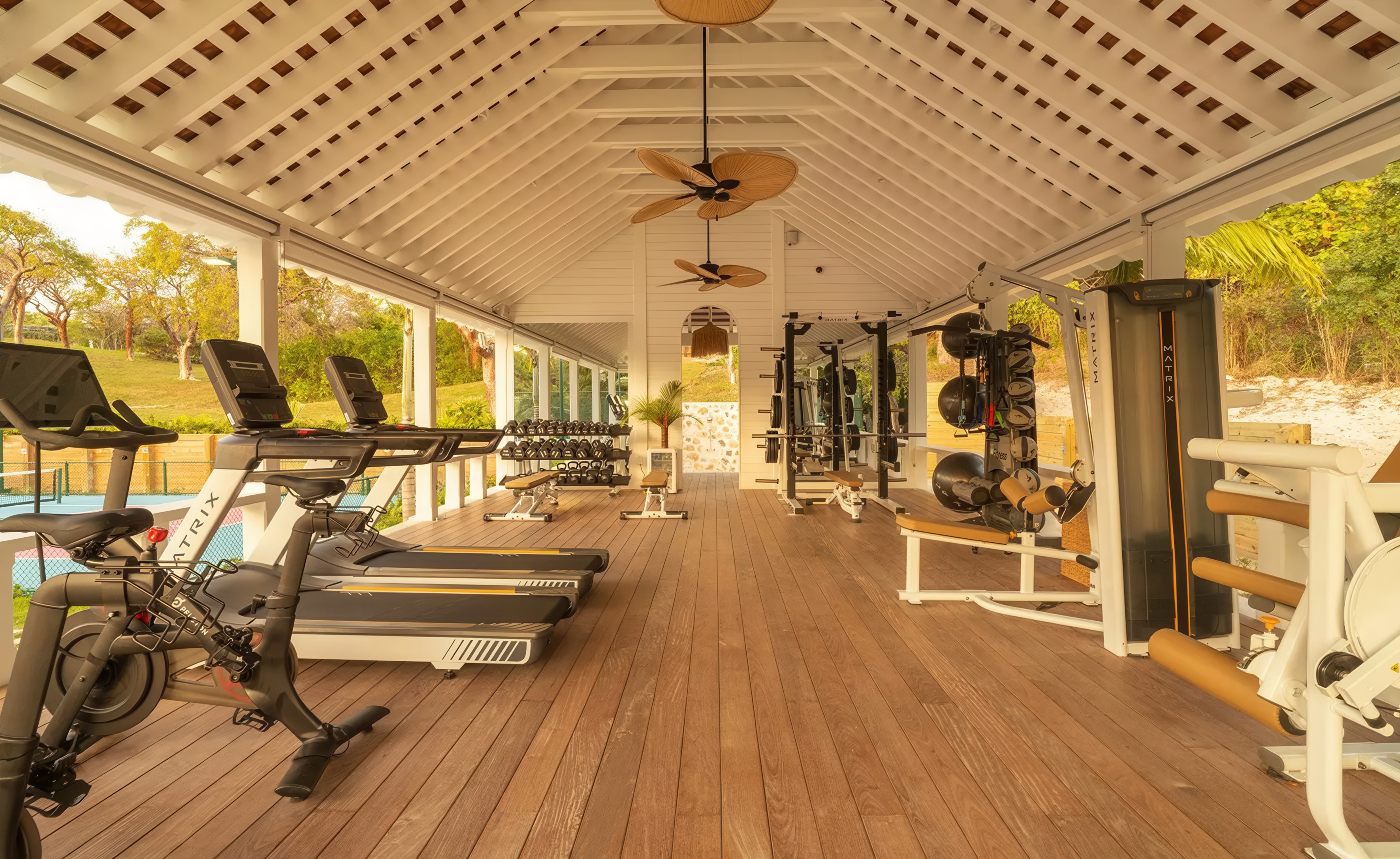 Image of the Open-air Fitness Center, image courtesy of Coral Sands Inn & Cottages