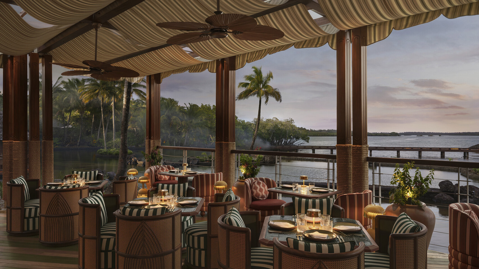 Image of dining venue Angara, image courtesy of Four Seasons Resort Mauritius at Anahita