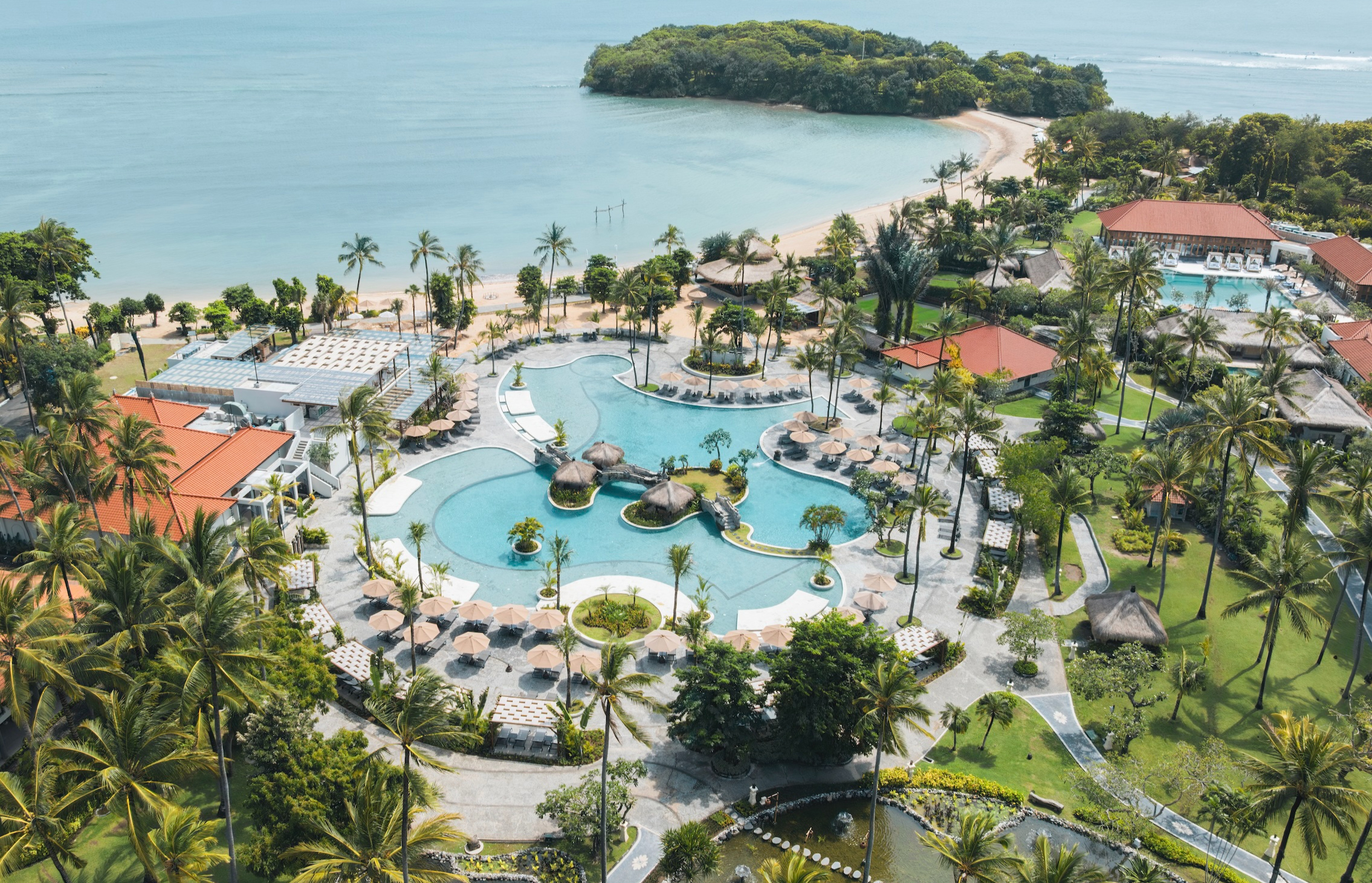 Aerial resort overview image courtesy of Paradisus by Meliá