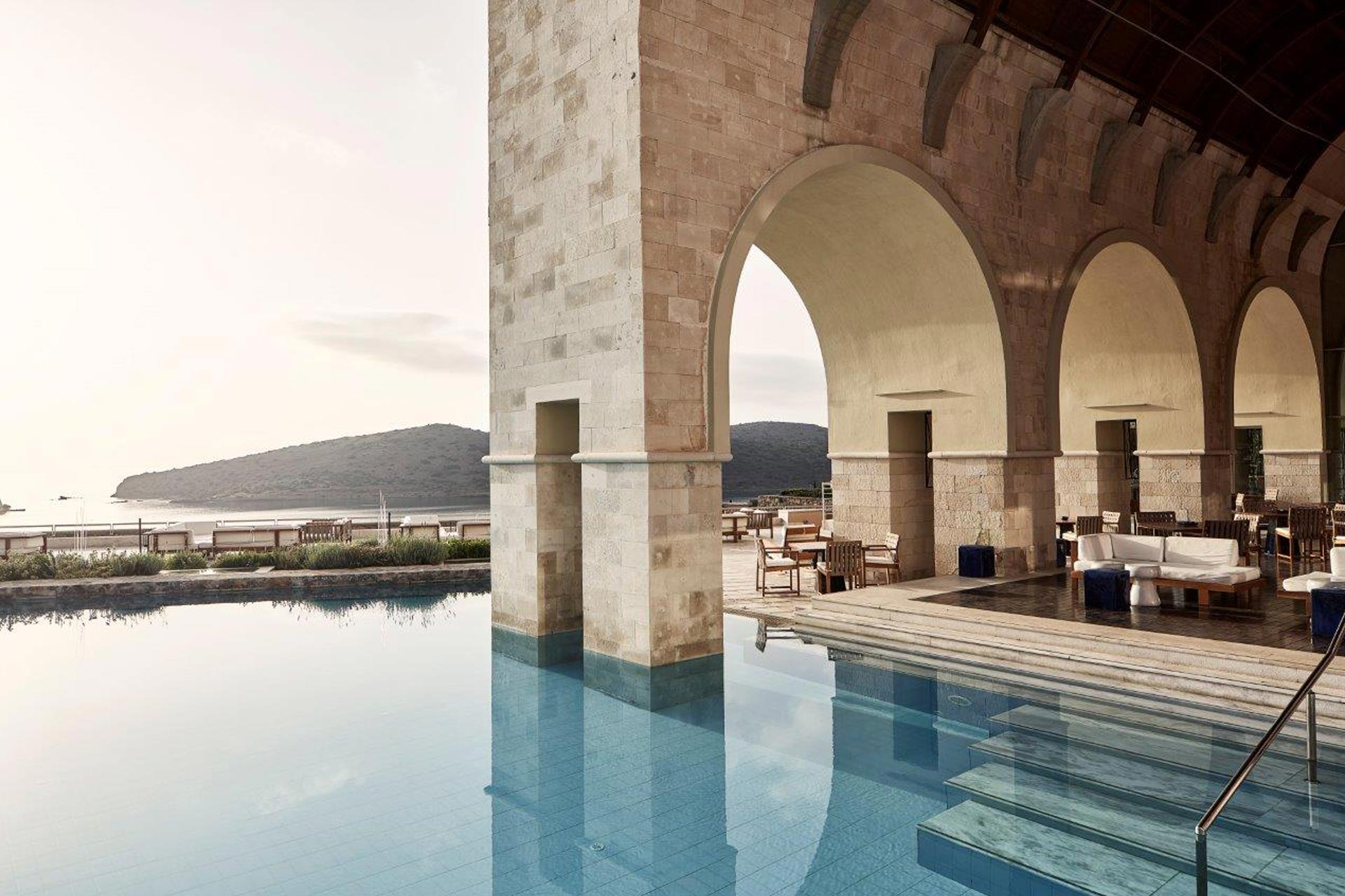 Rosewood blue palace hotels of tmw