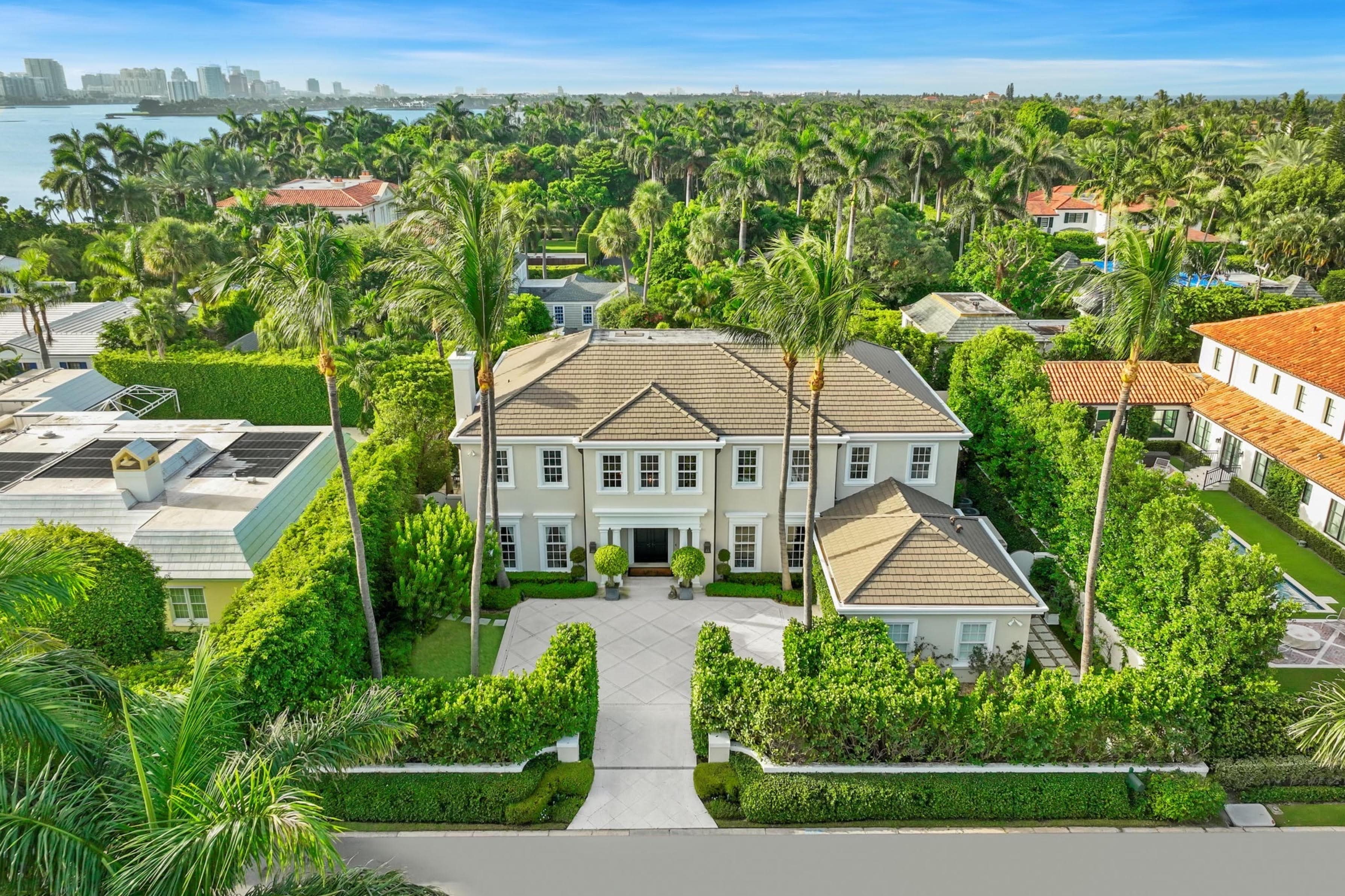 This real estate agent is dominating Palm Beach’s ‘Presidential Security Zone’— as NYC buyers flood Florida again after the Mayoral Primary