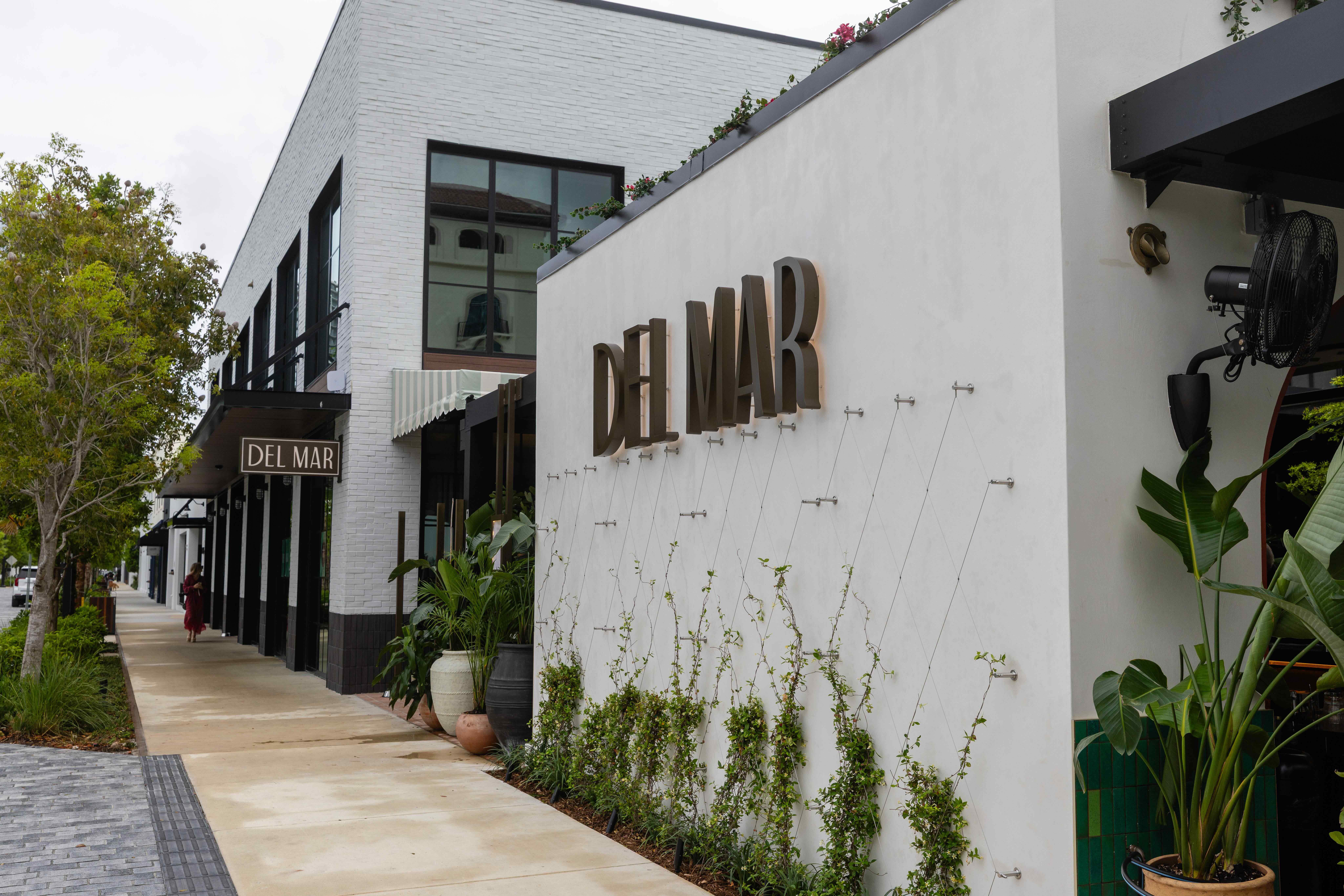 Cameron Mitchell’s Del Mar debuts in the Nora District