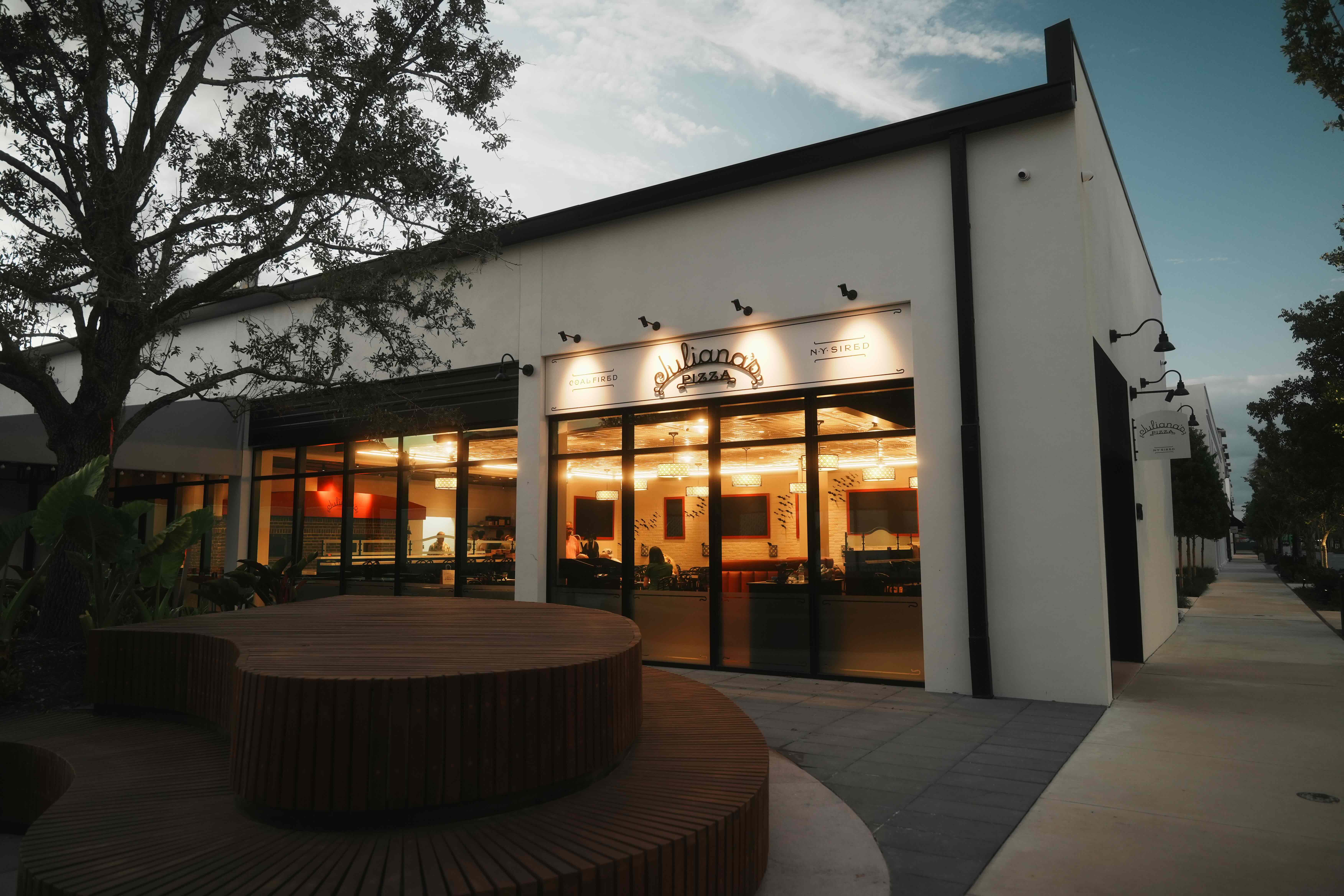 Brooklyn’s famous coal-fired pizza lands in West Palm Beach